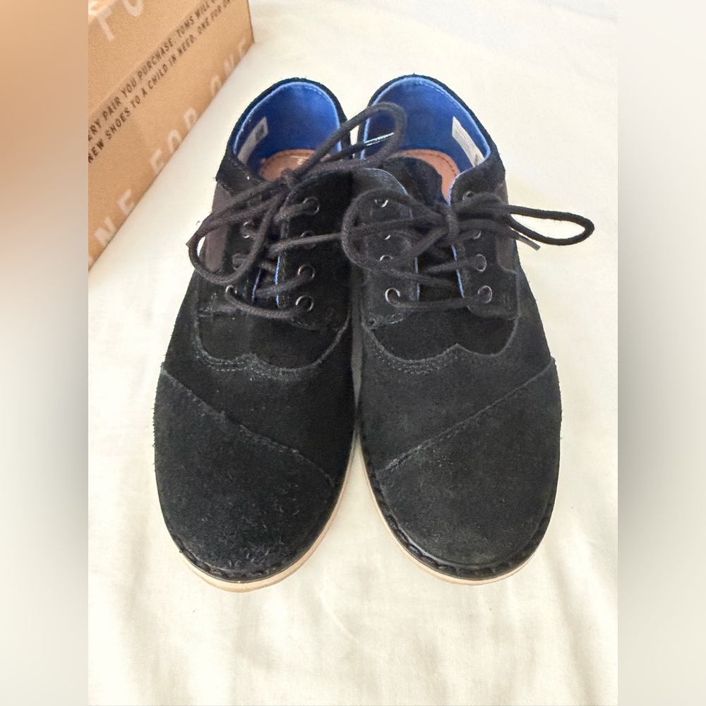New Youth TOMS brogue black suede size 2
